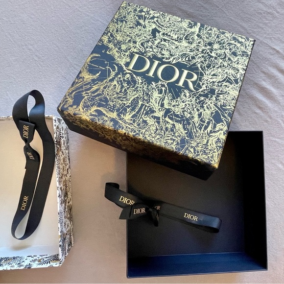 Dior holiday boxes with ribbons - Picture 7 of 12